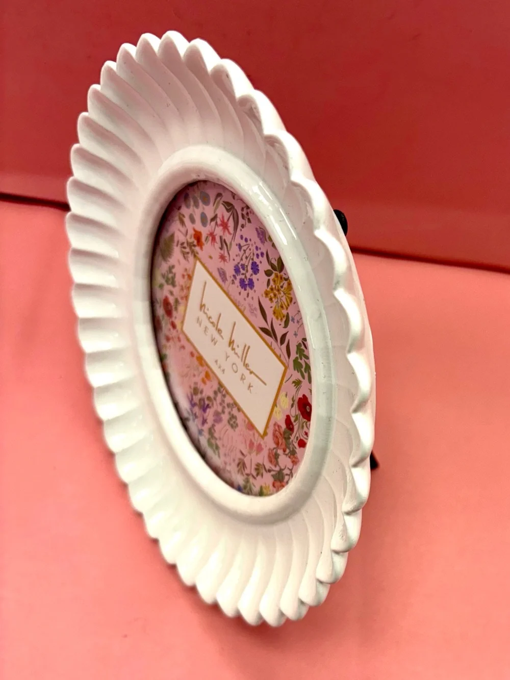 Nicole Miller Round Picture Frame Easel Back or Wall Hanging F441000